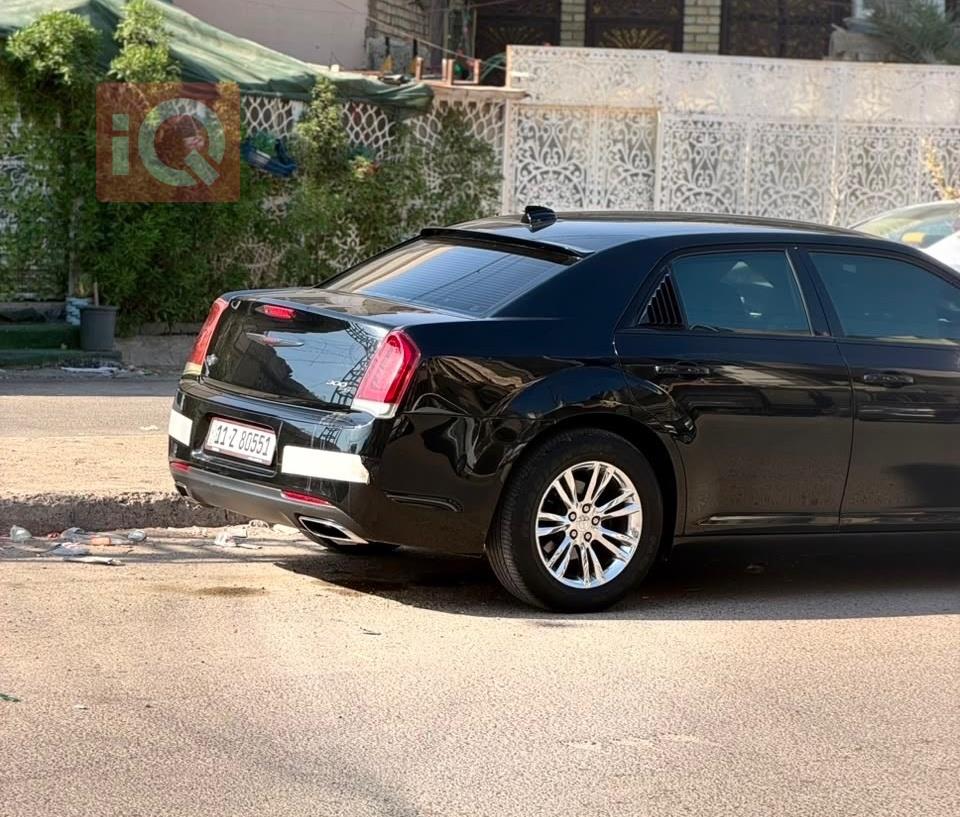 كرايسلر 300